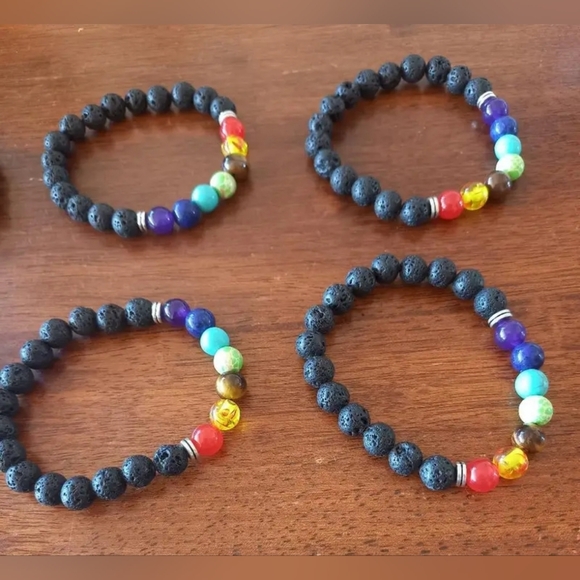 Chakra Lava Stone NIP Essential Oil Diffuser Bracelet - Picture 3 of 4